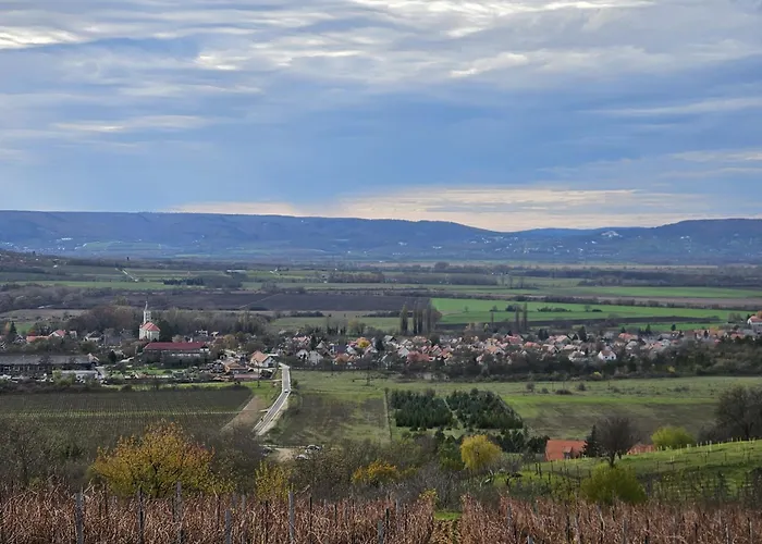 Keszi Szeli Vendeghaz * Gyulakeszi